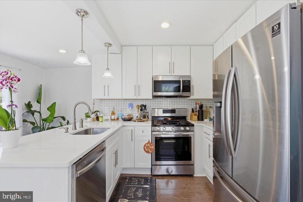 4318 Lawrence Street - Photo 10