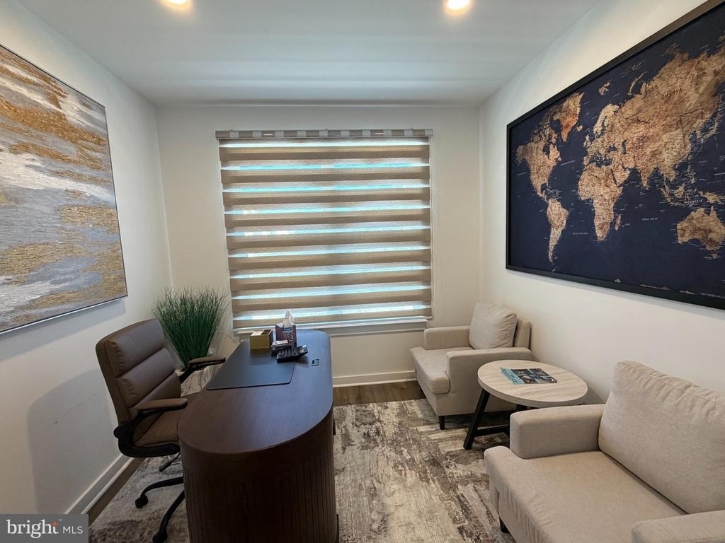 16031 Hyde Park Place - Photo 10