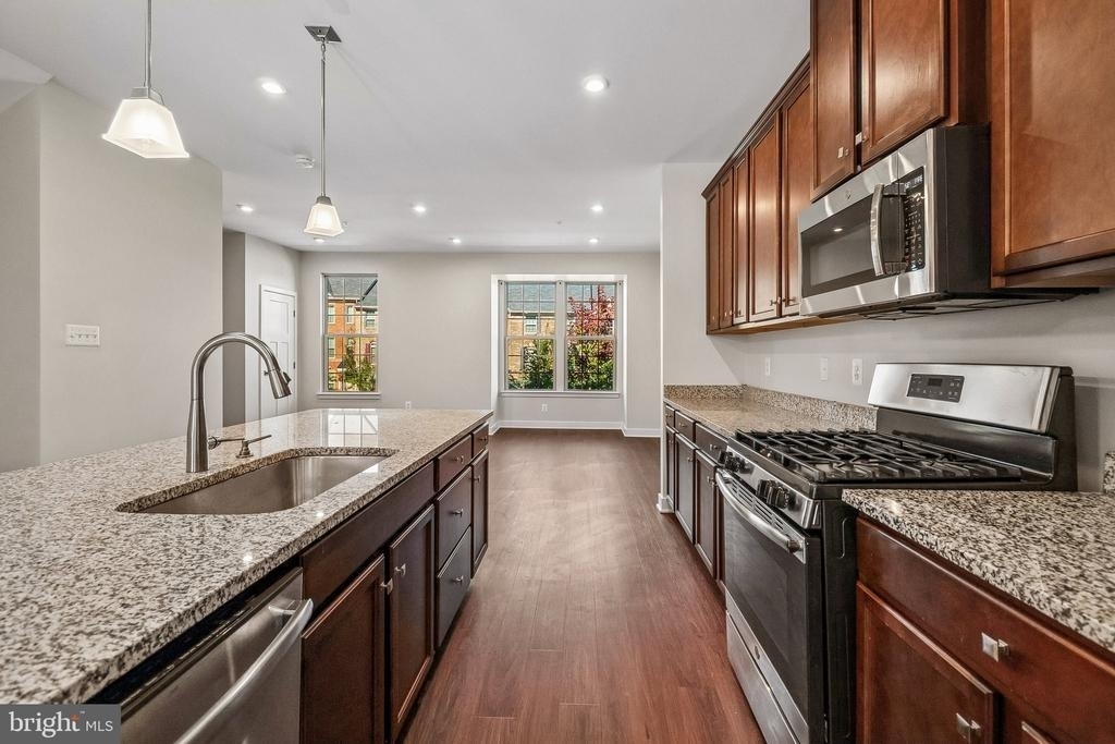 5904 Richmanor Terrace - Photo 6