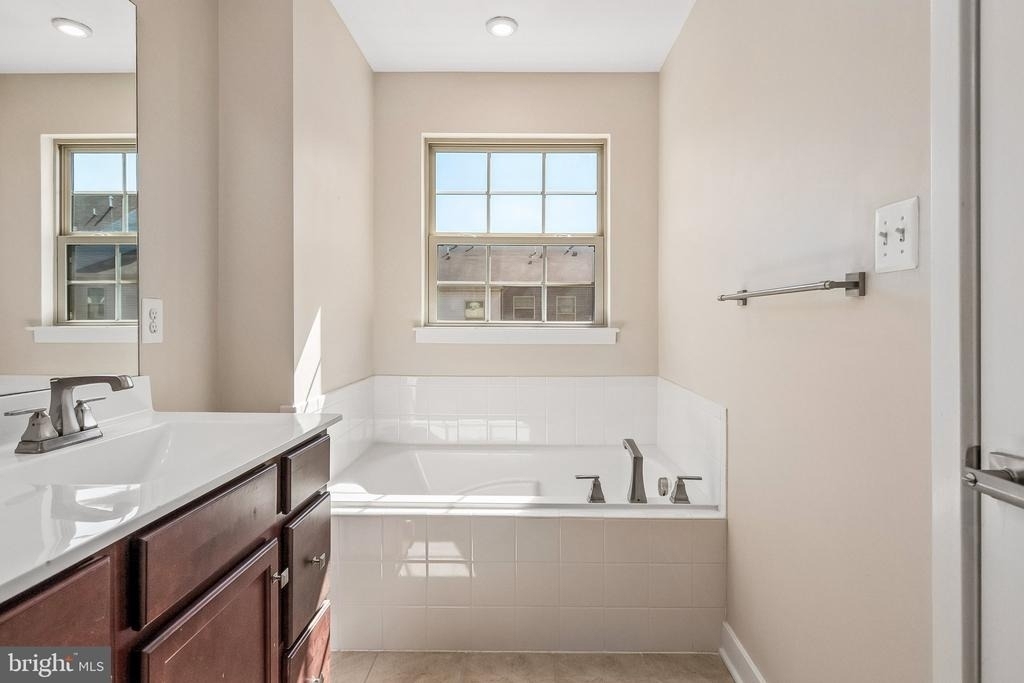 5904 Richmanor Terrace - Photo 24