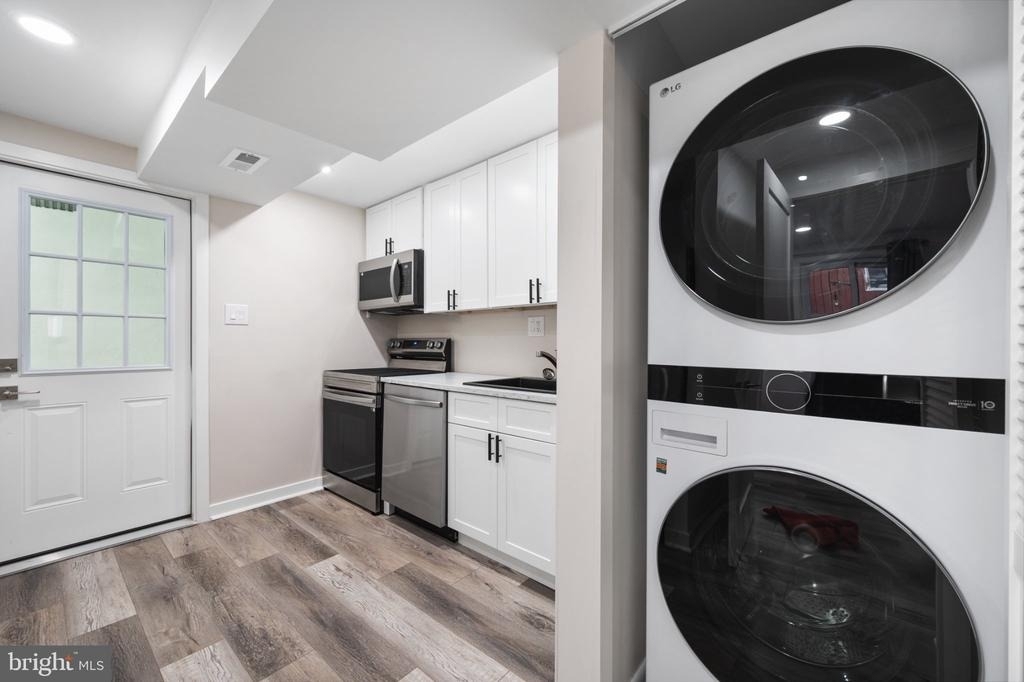 8504 Farrell Drive - Photo 9