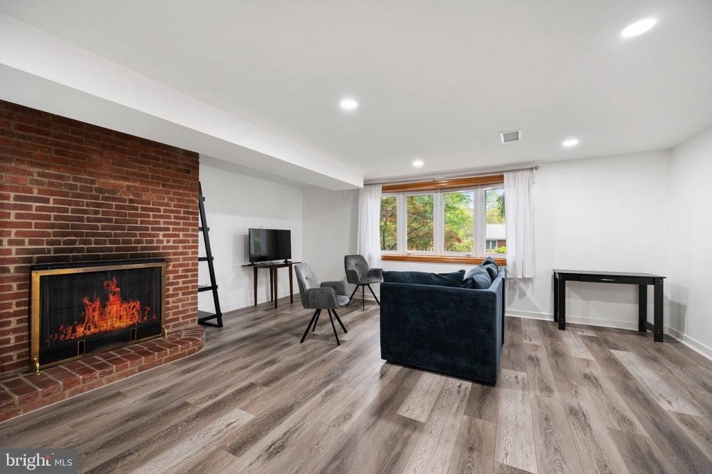 8504 Farrell Drive - Photo 2