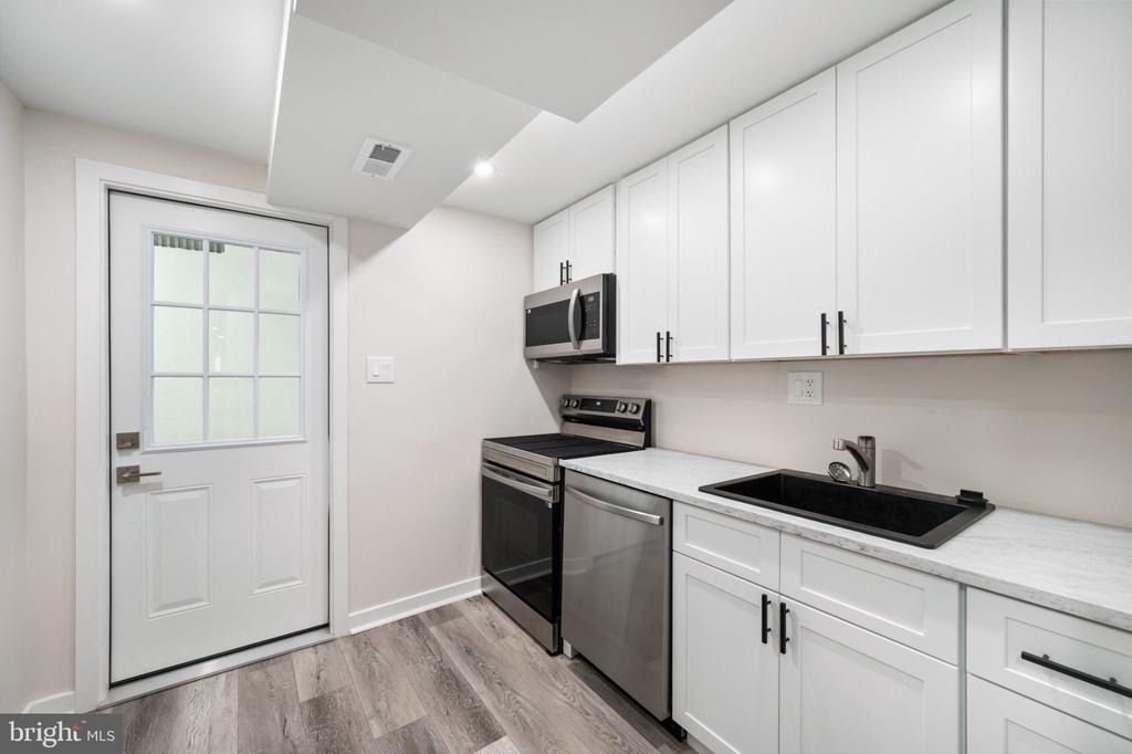 8504 Farrell Drive - Photo 5