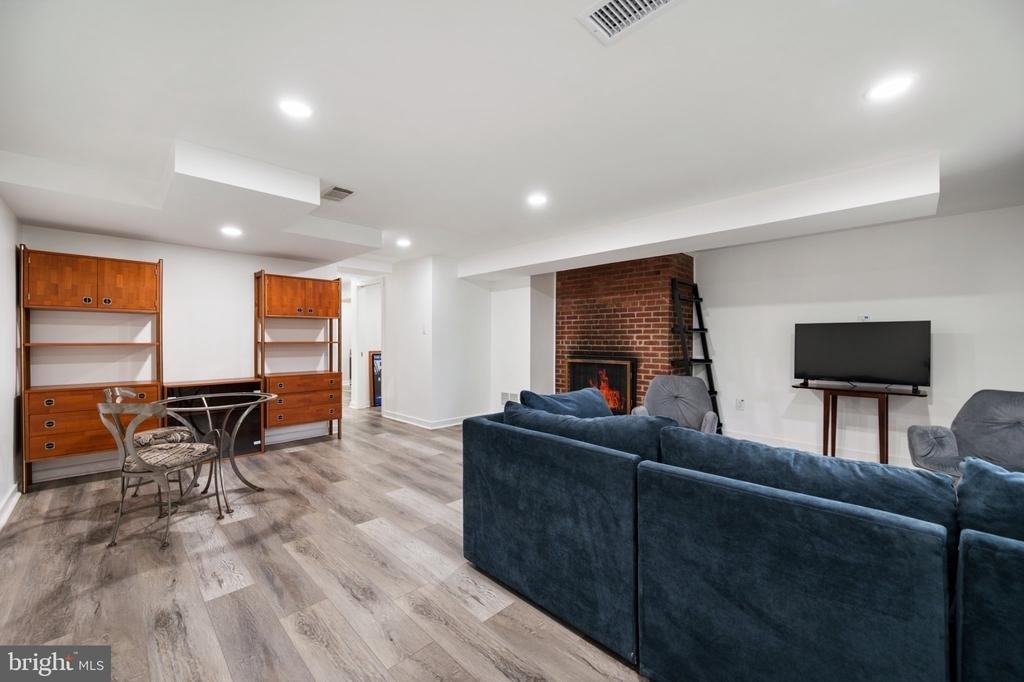 8504 Farrell Drive - Photo 3