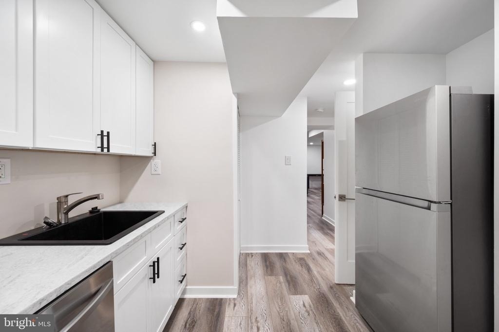 8504 Farrell Drive - Photo 6