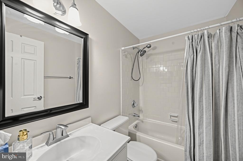 8006 Broken Reed Court - Photo 24