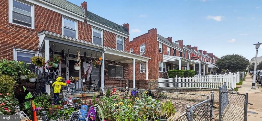 1400 Berry Street - Photo 3