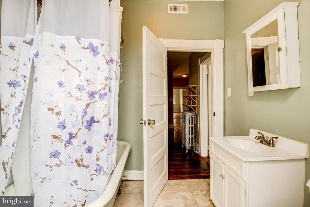 2216 Linden Avenue - Photo 7