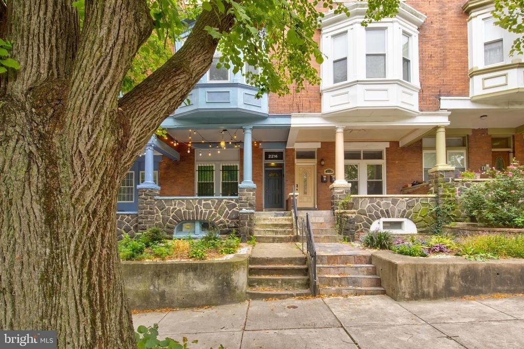 2216 Linden Avenue - Photo 1