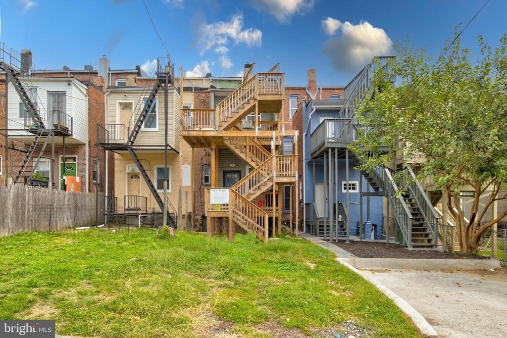2216 Linden Avenue - Photo 24