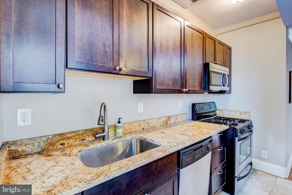2216 Linden Avenue - Photo 12