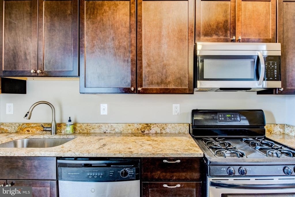 2216 Linden Avenue - Photo 14