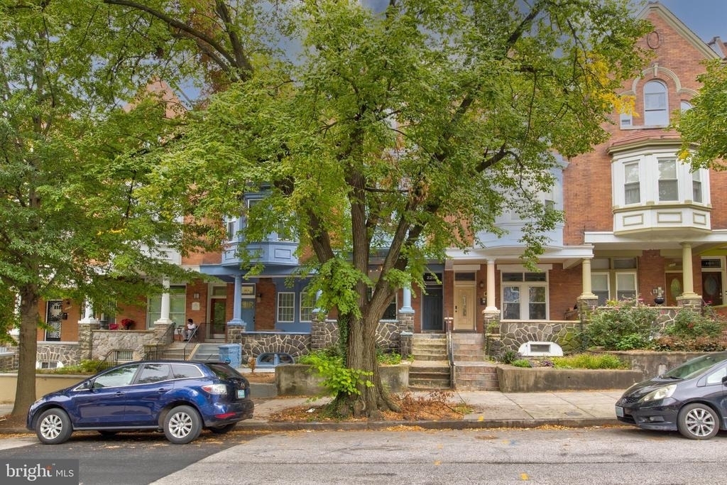 2216 Linden Avenue - Photo 2