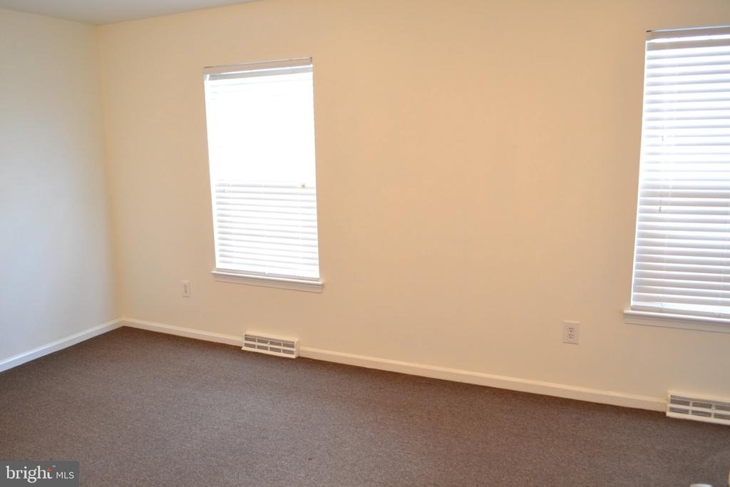 303 Cold Spring Place - Photo 7