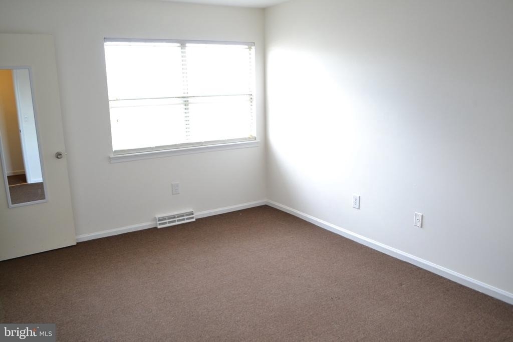 303 Cold Spring Place - Photo 10