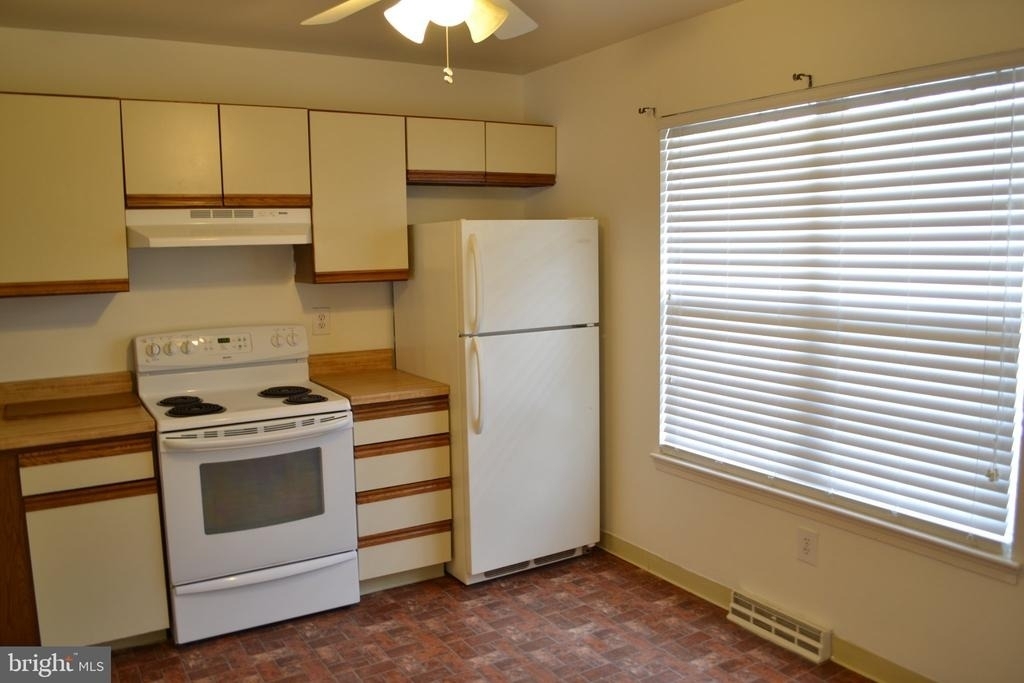303 Cold Spring Place - Photo 1