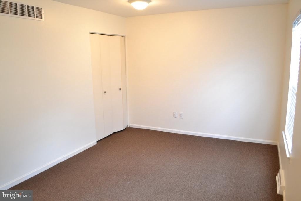 303 Cold Spring Place - Photo 9