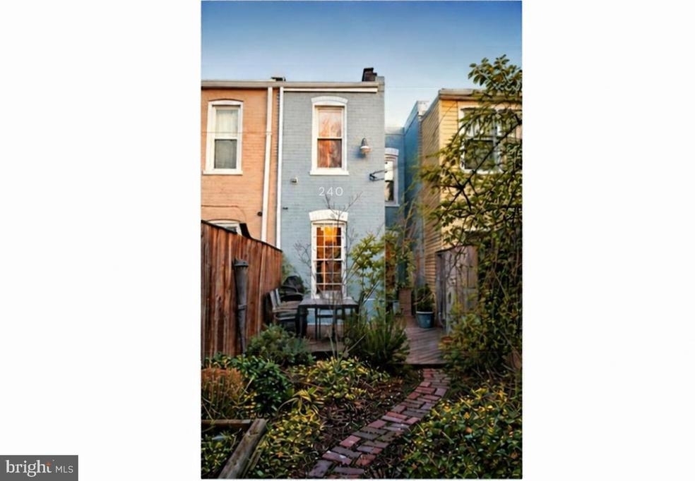 240 14th Street Ne - Photo 14