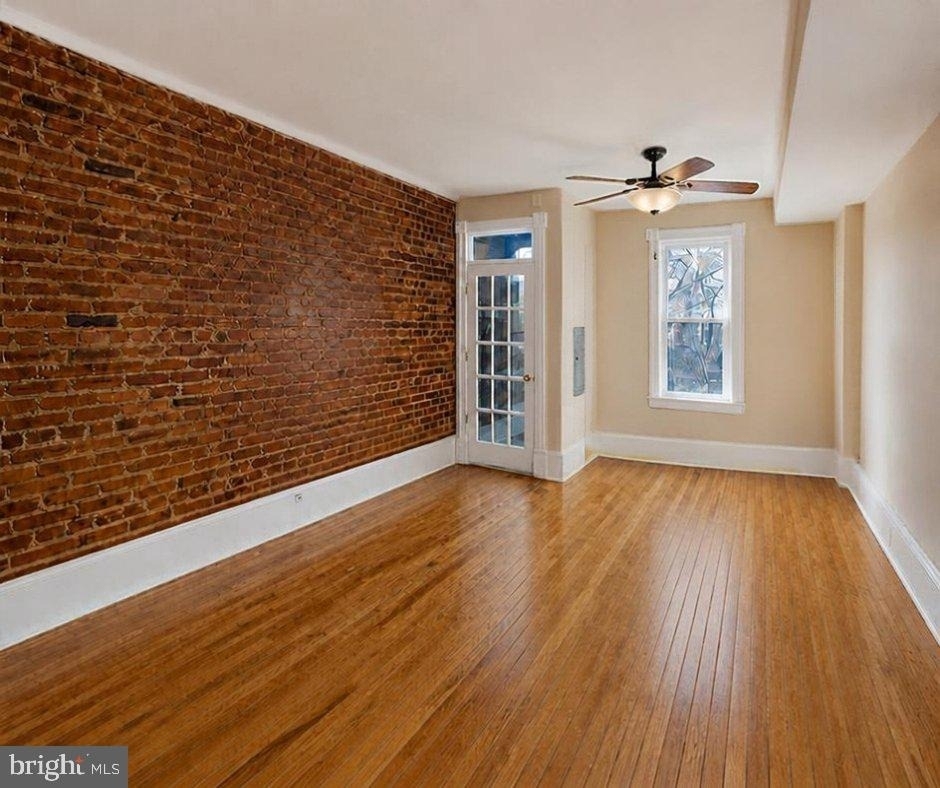 240 14th Street Ne - Photo 2