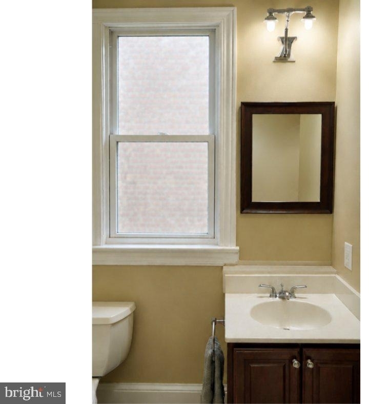 240 14th Street Ne - Photo 11