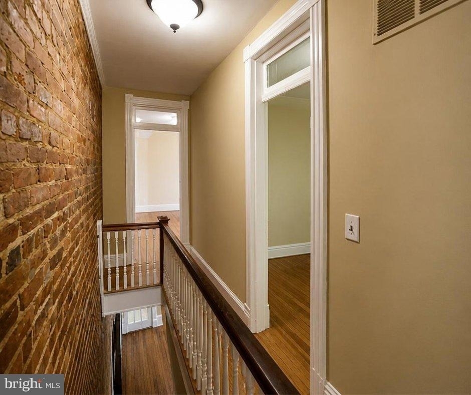 240 14th Street Ne - Photo 6