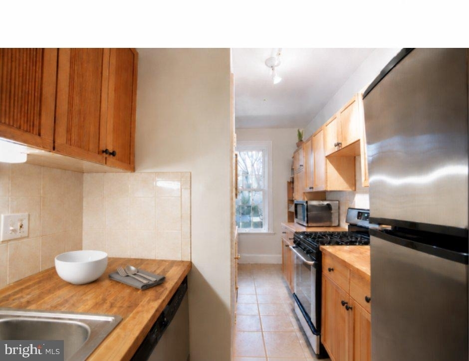 240 14th Street Ne - Photo 5