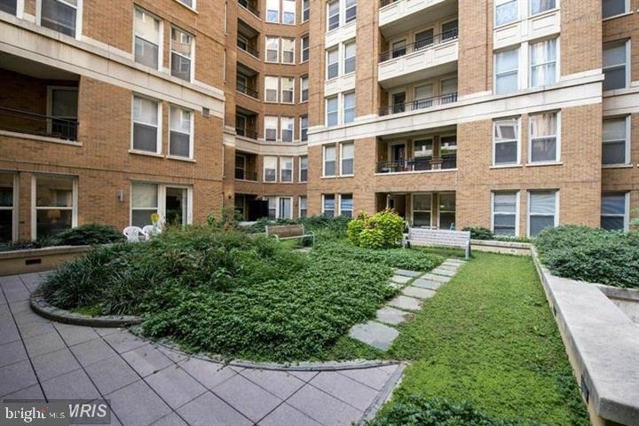 915 E Street Nw - Photo 13