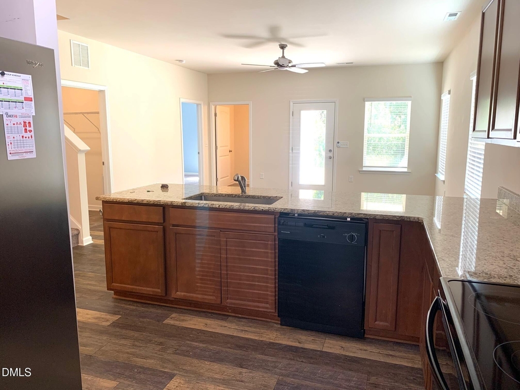 528 Lionheart Lane - Photo 5