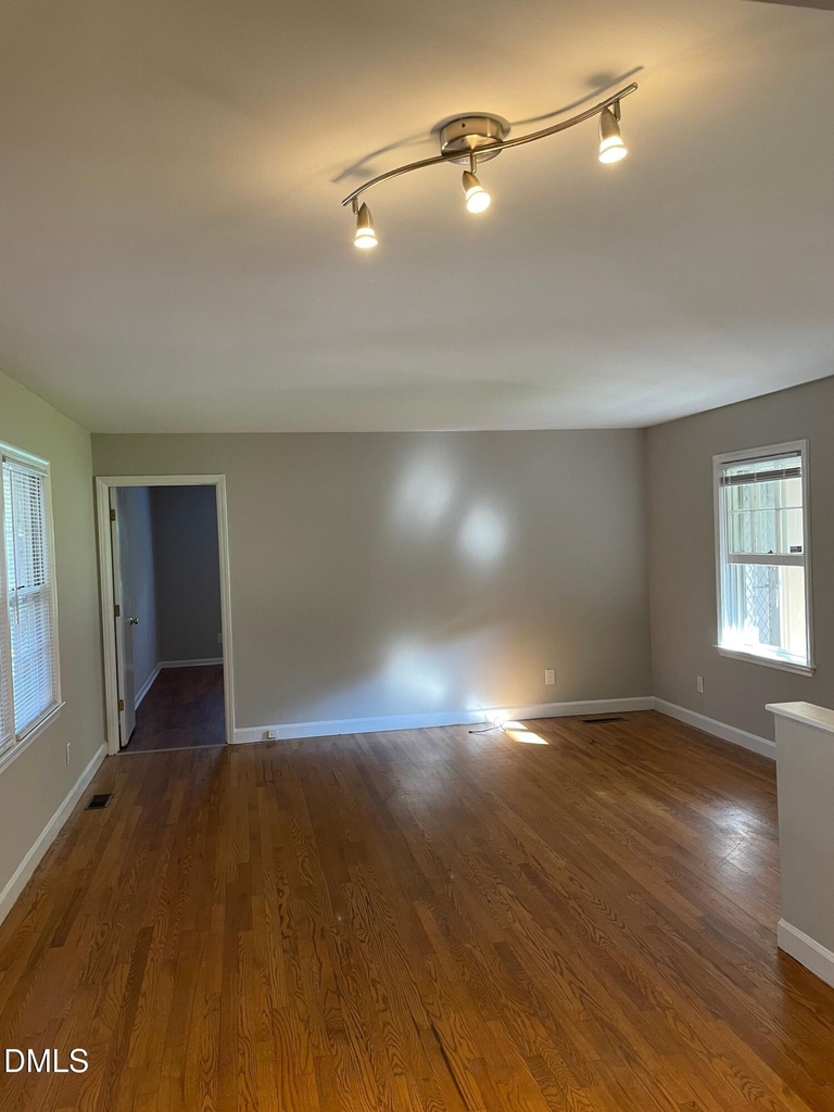 3609 Greenlawn Drive - Photo 6