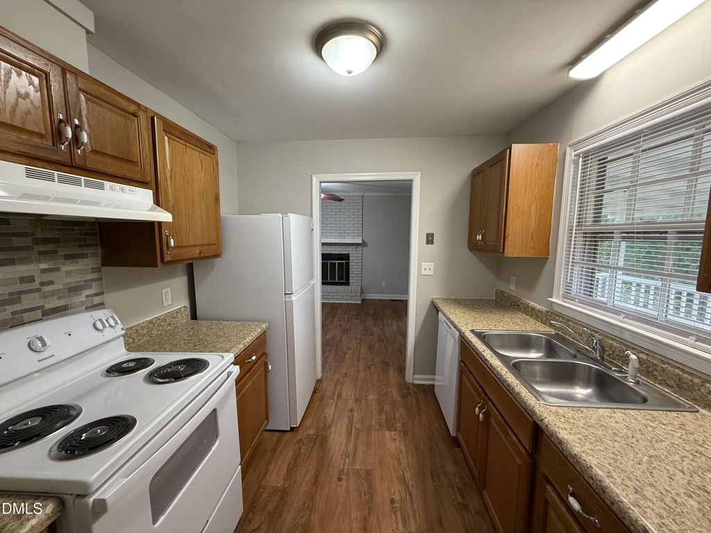 3609 Greenlawn Drive - Photo 5