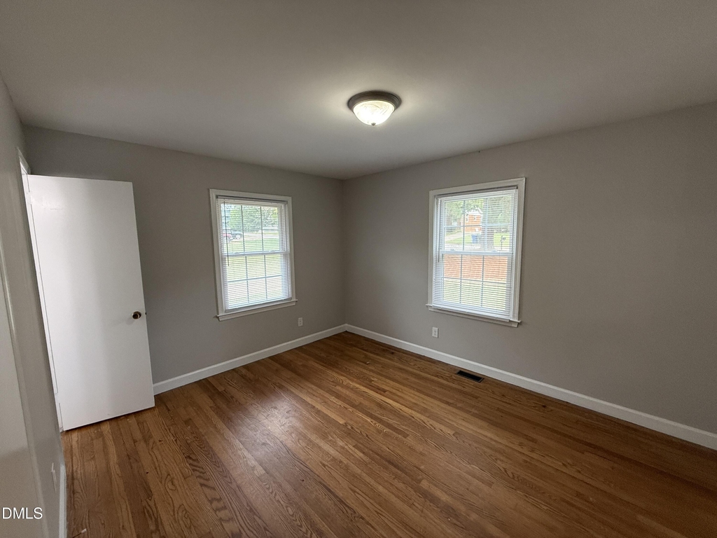 3609 Greenlawn Drive - Photo 2