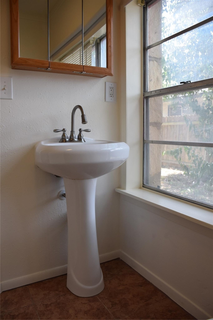 1601 Pine St - Photo 16