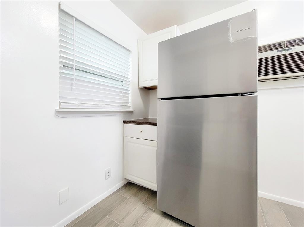 1009 E 38 1/2 St - Photo 16