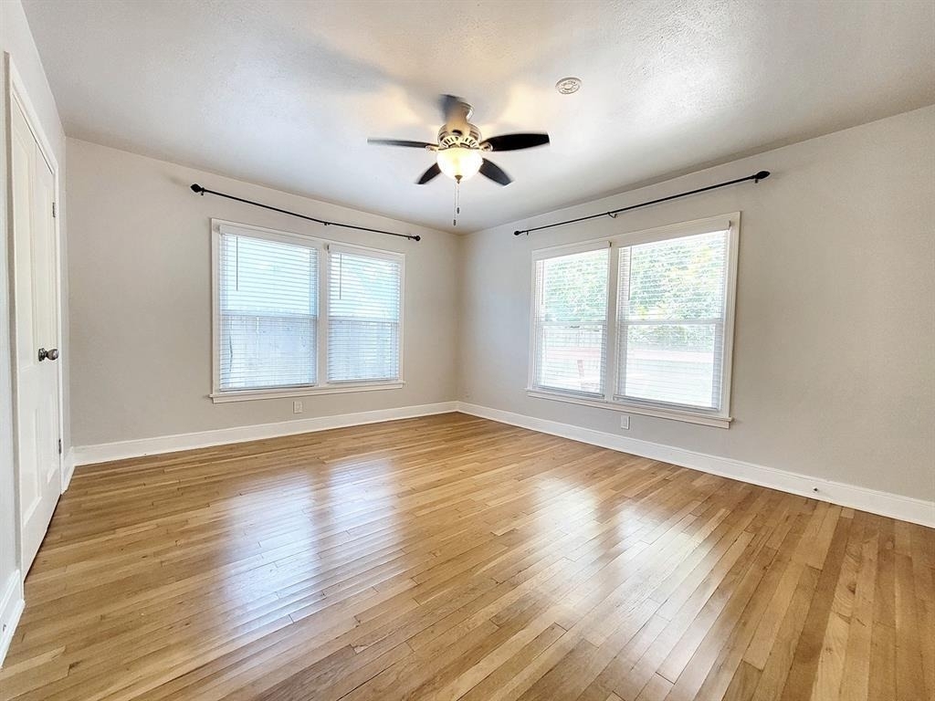 1009 E 38 1/2 St - Photo 5