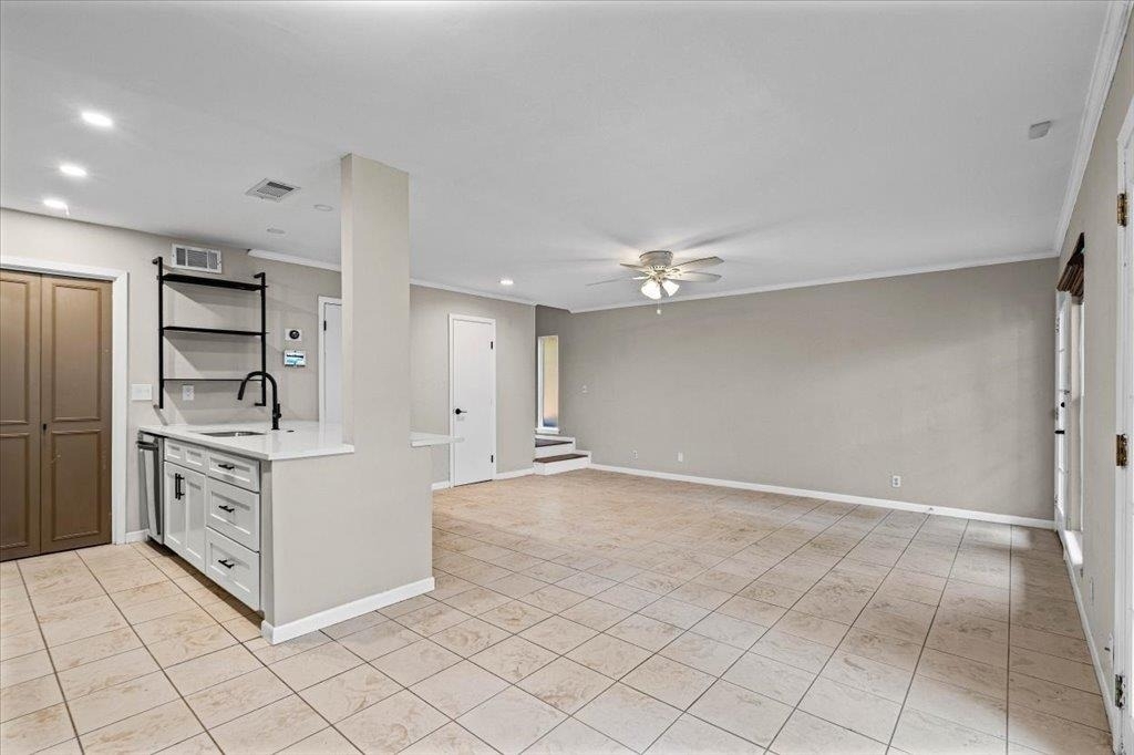 6718 Silvermine Dr - Photo 5