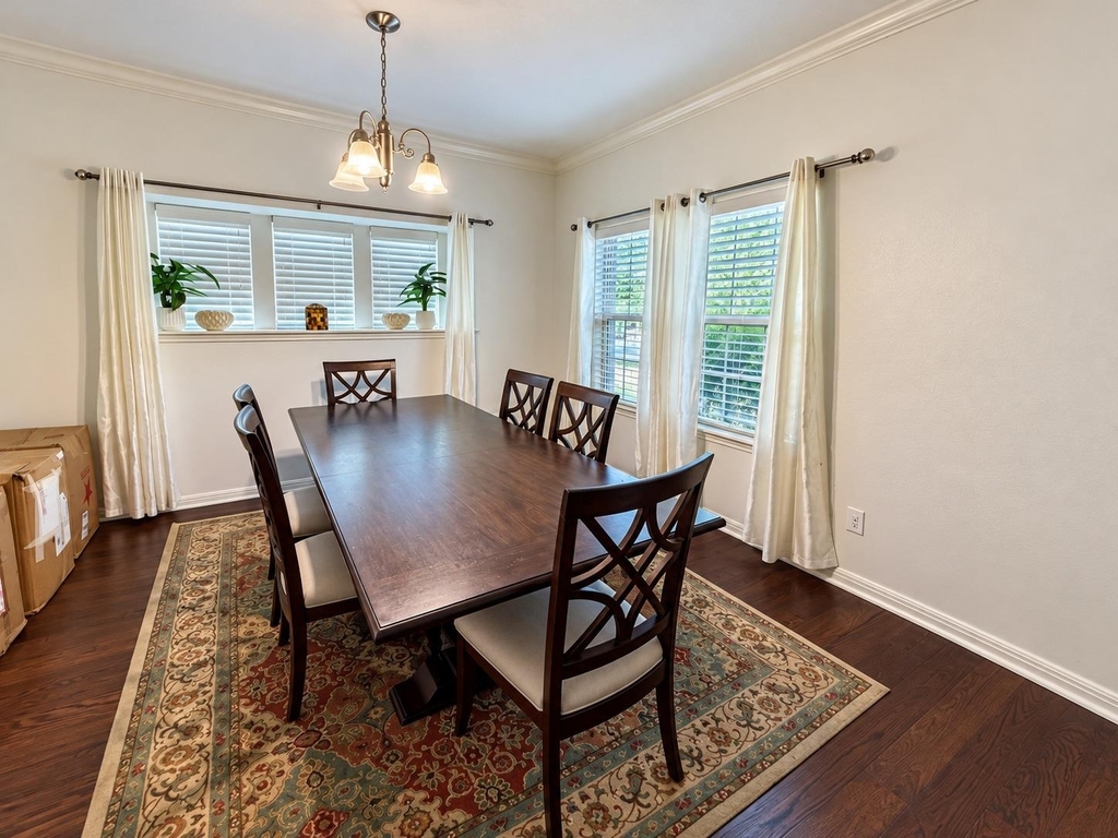 311 Sycamore St - Photo 4