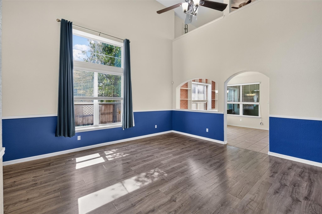 401 Foster Ln - Photo 3