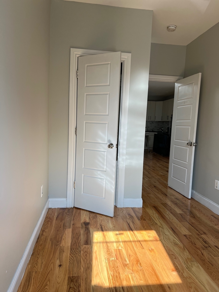 593 Barbey Street - Photo 2