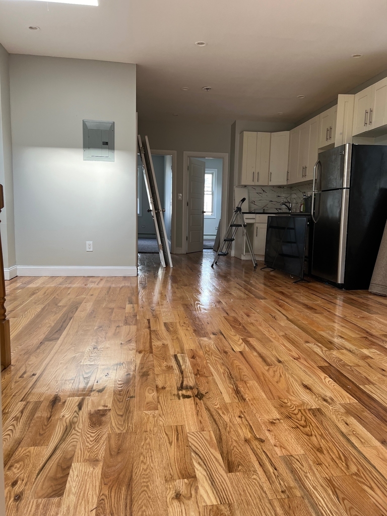 593 Barbey Street - Photo 3