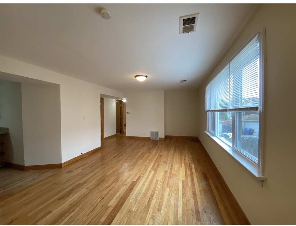 1745 W Albion Avenue - Photo 4
