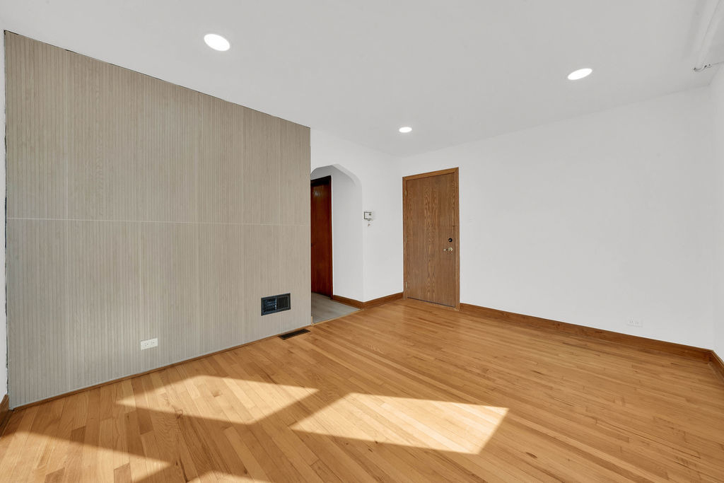 5527 S Mason Avenue - Photo 3
