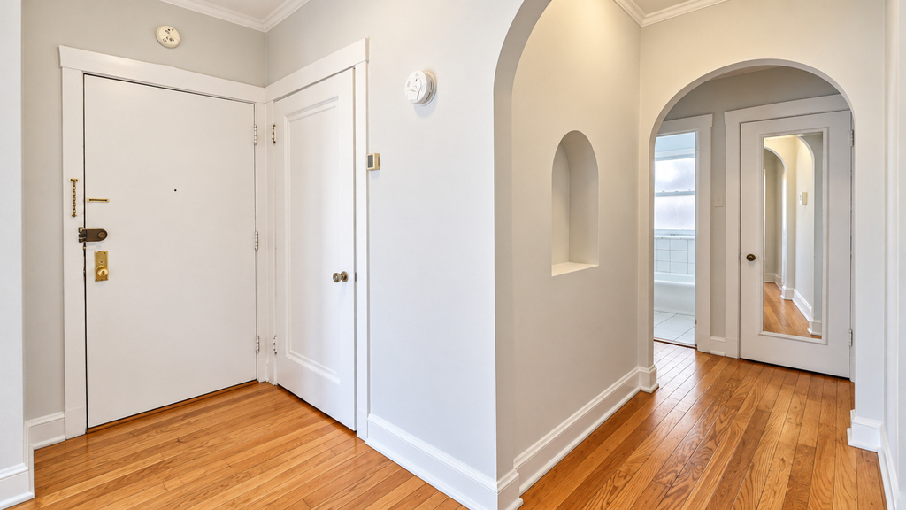 6414 N Newgard Avenue - Photo 4