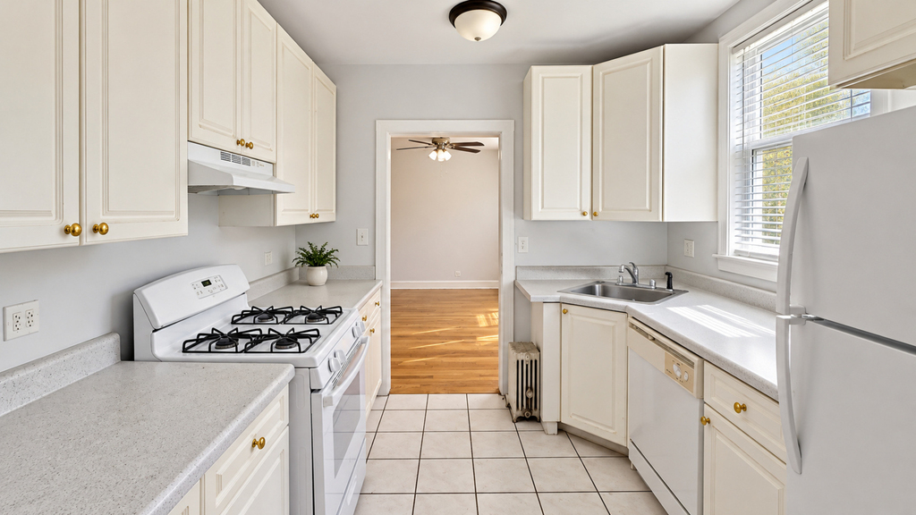 6414 N Newgard Avenue - Photo 21
