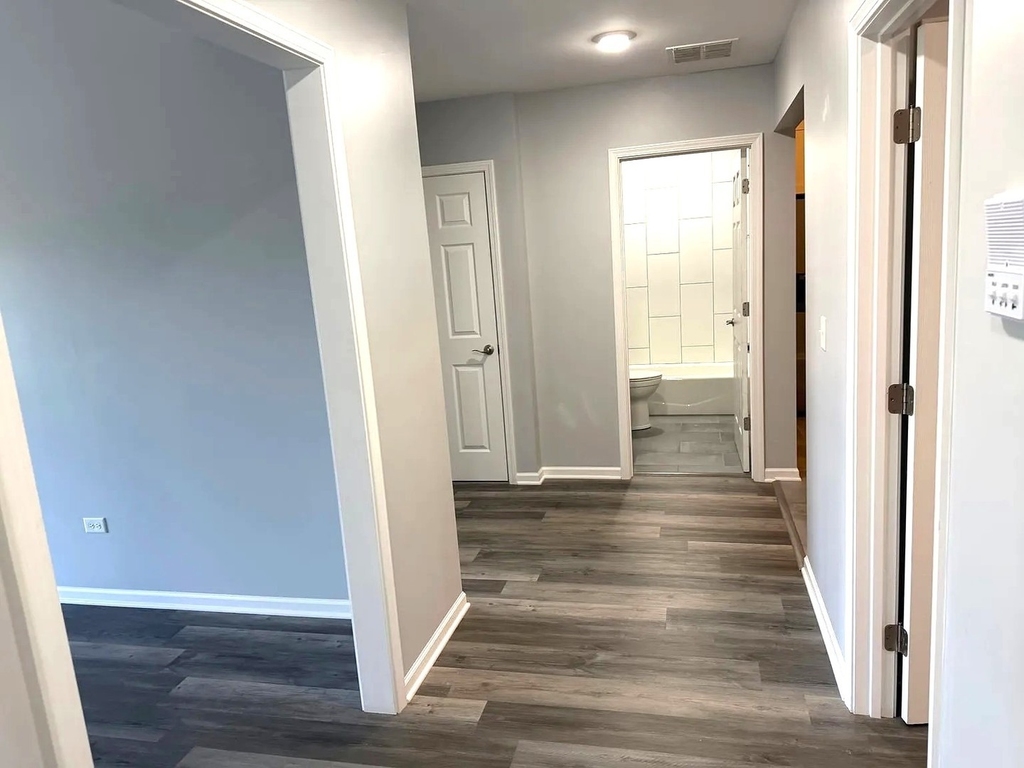 9 W Quincy Street - Photo 1