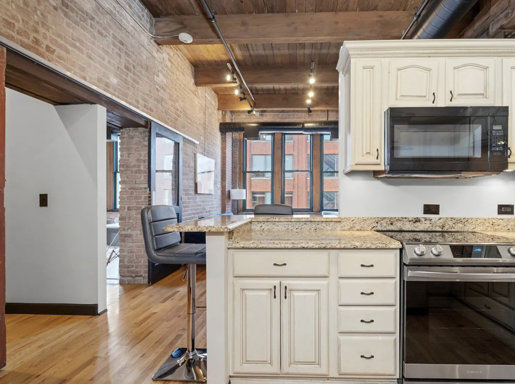 331 S Peoria Street - Photo 6