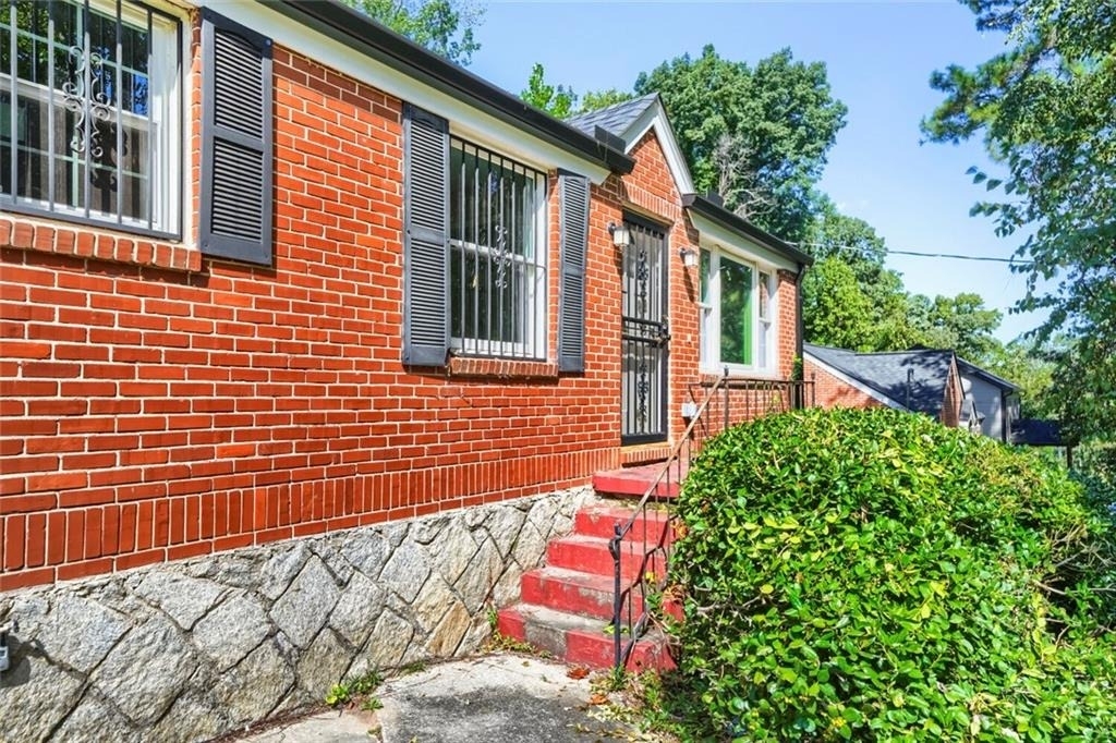 1867 Glendale Drive - Photo 4