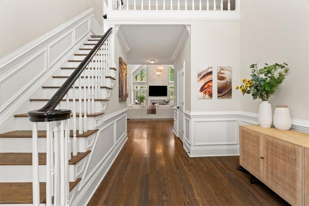 4512 Woodhaven Ne - Photo 1