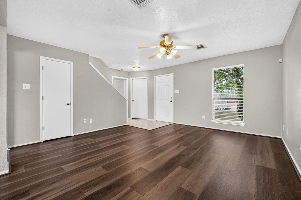 9707 Royal Crest Way - Photo 5