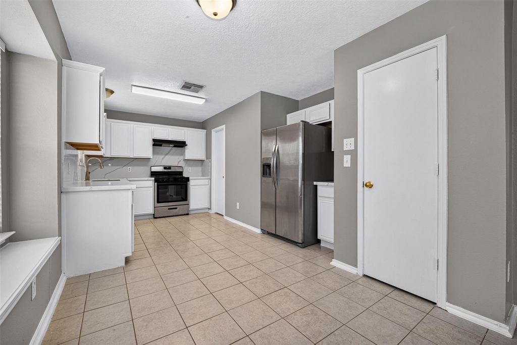 9707 Royal Crest Way - Photo 13