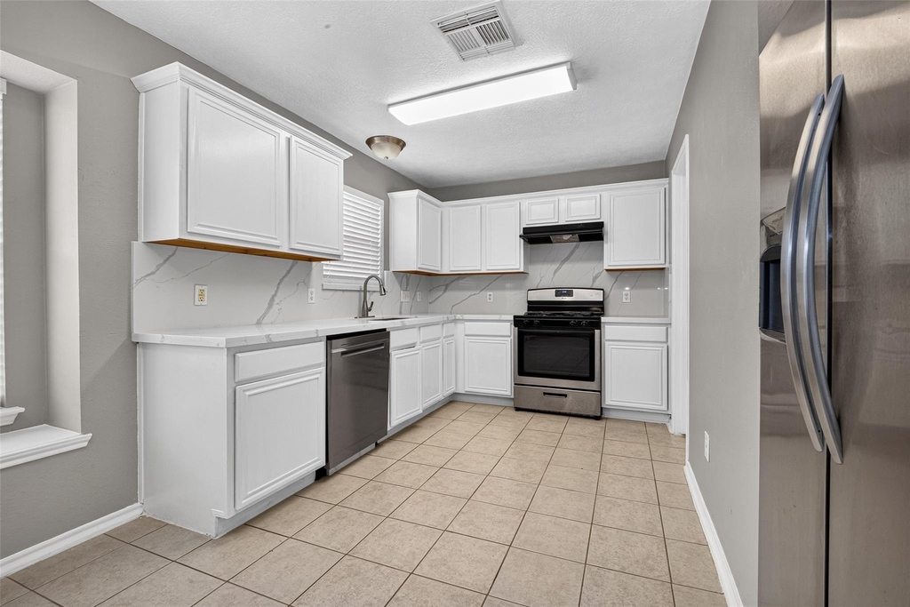 9707 Royal Crest Way - Photo 11